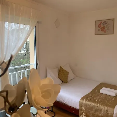 Charming With Balneo Shower, Parking Included