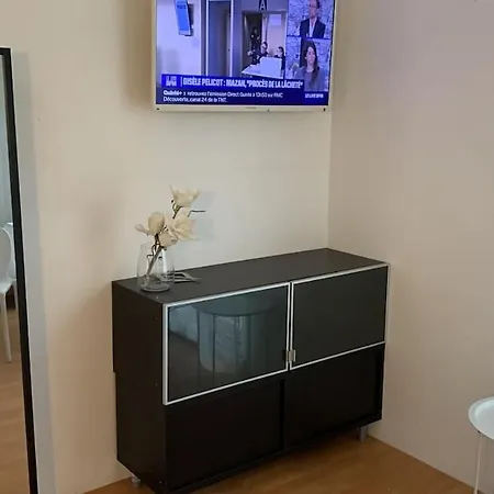Charming With Balneo Shower, Parking Included Apartment *