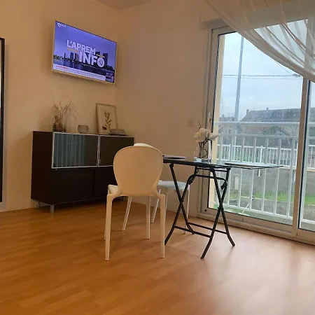 아파트 Charming With Balneo Shower, Parking Included *