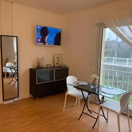Charming With Balneo Shower, Parking Included Apartment *