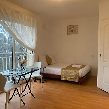 Charming With Balneo Shower, Parking Included Apartment *