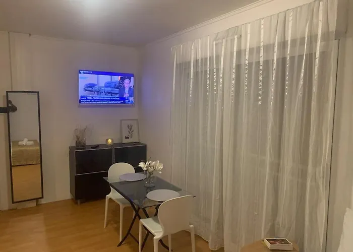 Charming With Balneo Shower, Parking Included