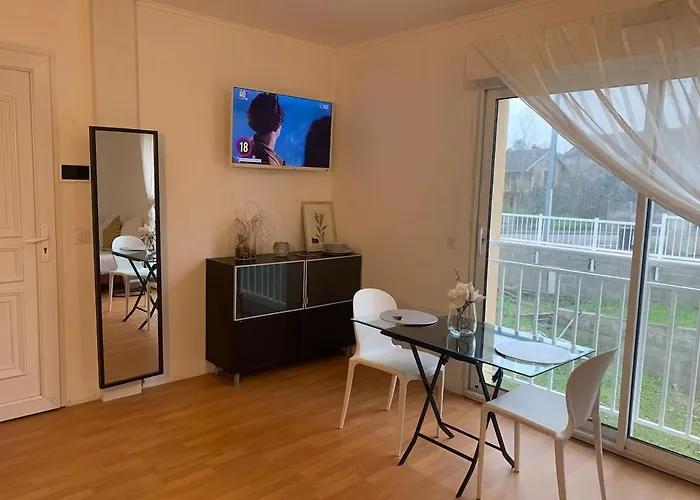 Charming With Balneo Shower, Parking Included Lejlighed *